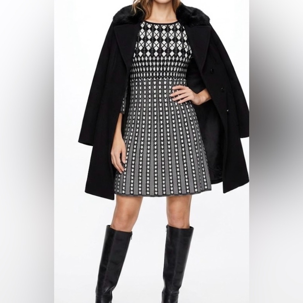 DRESS NY Collection Black and White Long Sleeve